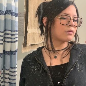 Meet your Posher, Raya